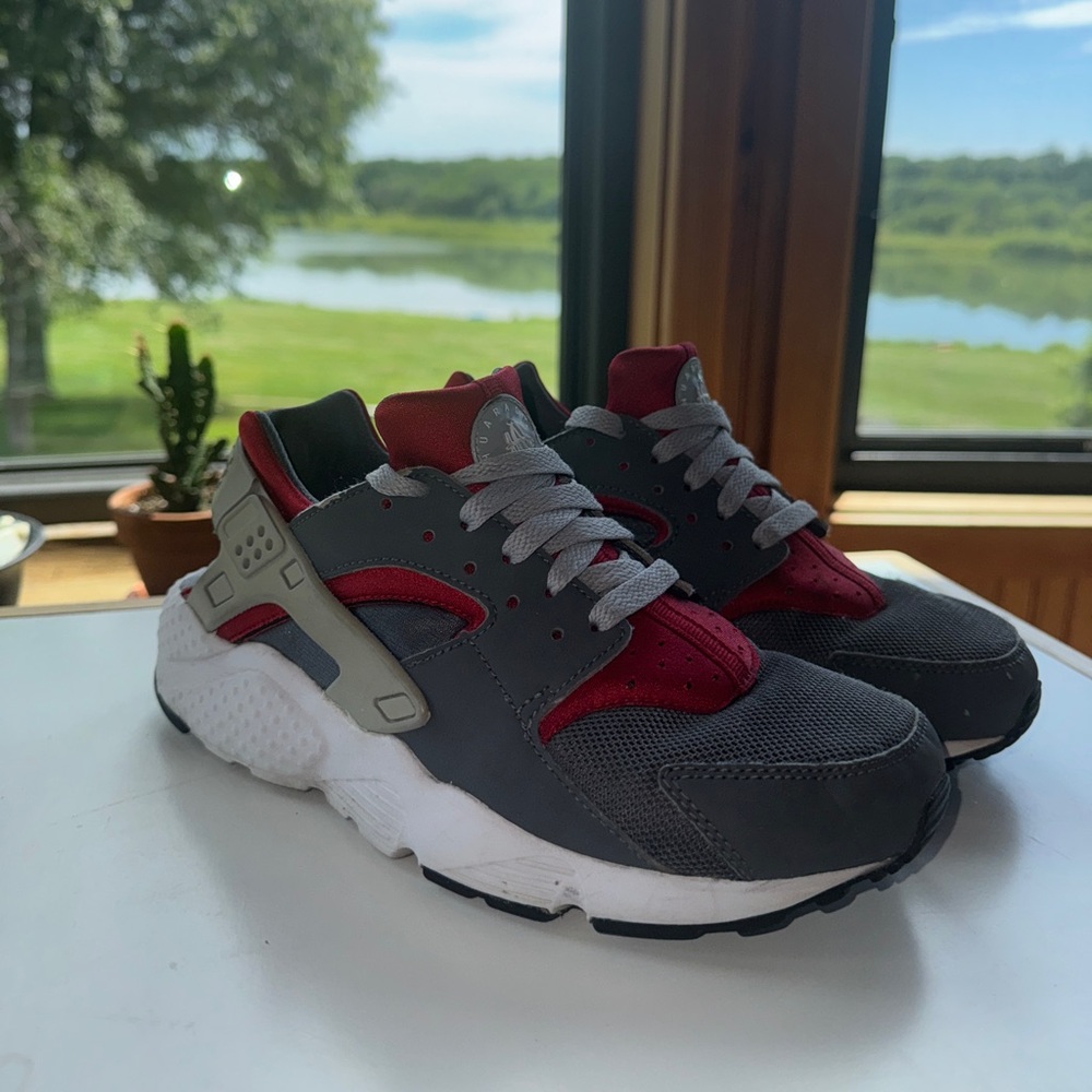 Women’s Nike Huaraches